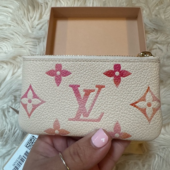 ❤️‍🔥Brand new with tags Louis Vuitton Key Pouch! 💛🧡❤️🩷 - Picture 4 of 6